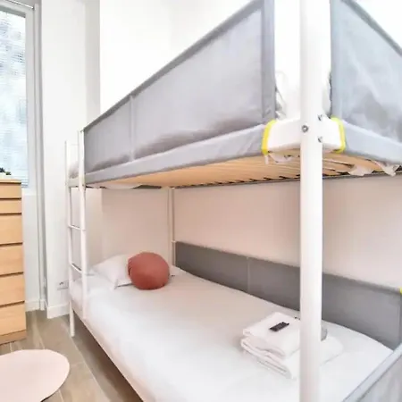 Modern 3bd For 8 Guests In Bastille Voltaire Apartment